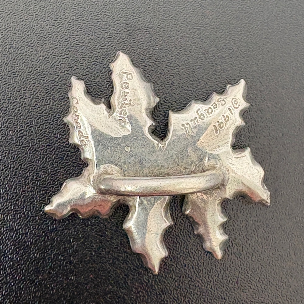Seagull‎ Unisex Scarf Ring OS Silver Vintage 1991 Holly Leaf Pewter Canada - Picture 2 of 10